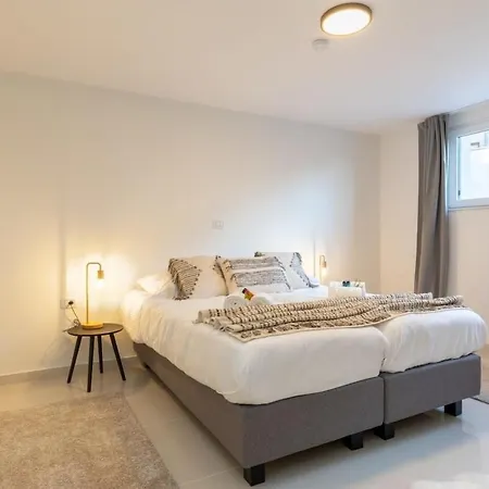 Huswell - Stylish Duplex In Town House * Ostend