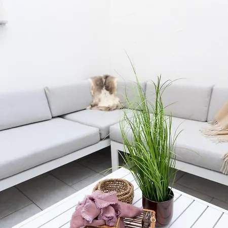 Huswell - Stylish Duplex In Town House Apartment Ostend